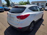 Navigation, Sunroof, Leather Seats, Bluetooth, Rear View Camera! For a versatile crossover with an u... (image 4)