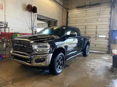 Come see this certified 2019 Ram 2500 Laramie| 6.7L Cummins Diesel | Leather | Nav | Sunroof | Coole...