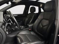 Decouvrez ce superbe Porsche Macan S 2022 au style sportif et raffine, presente dans un elegant noir... (image 9)