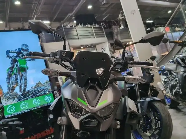 2025 Kawasaki Z900 in Street, Cruisers & Choppers in Calgary - Image 16