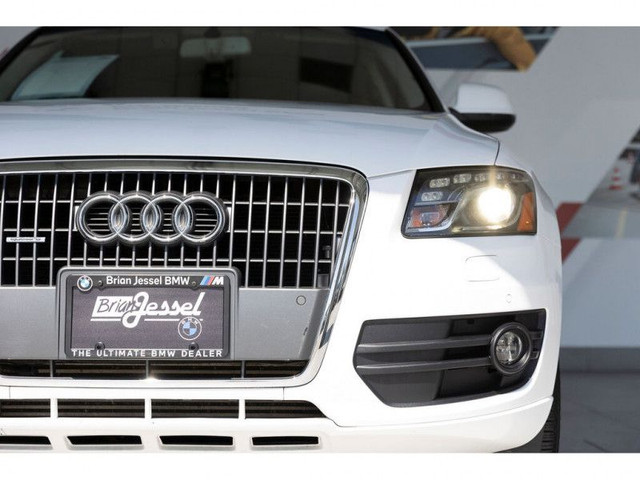 2011 Audi Q5 2.0T Premium Plus in Cars & Trucks in Vancouver - Image 4