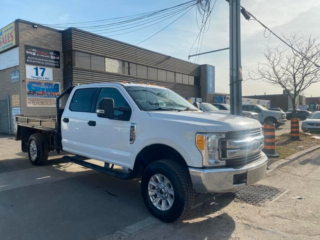  2017 Ford F-350 XLT Crew Cab Flat Bed 4WD in Cars & Trucks in City of Toronto