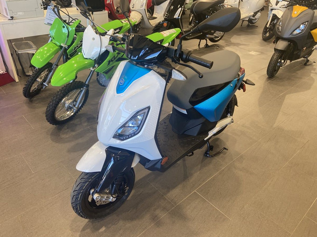 2022 PIAGGIO PIAGGIO 1 100% Electric in Scooters & Pocket Bikes in Fredericton - Image 3