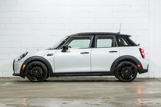 2024 MINI 5 Door Cooper | Premier | Accès Confort | Toit in Cars & Trucks in City of Montréal - Image 4