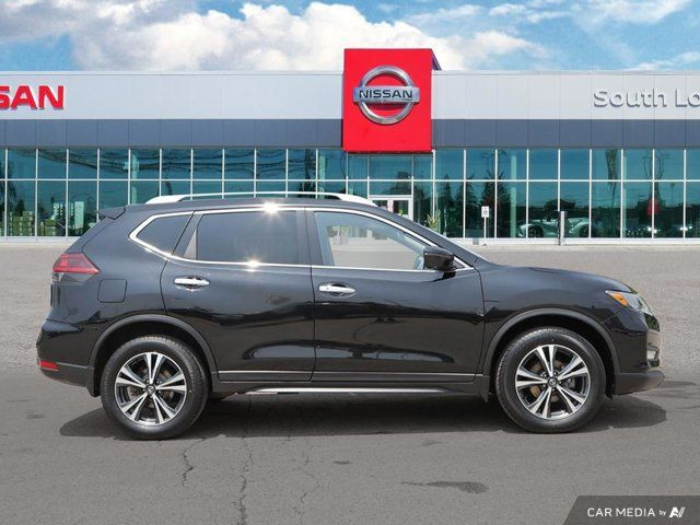 2020 Nissan Rogue SV in Cars & Trucks in London - Image 2