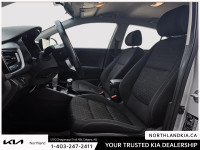 2021 Kia Rio LX+ Ready for anything, from the streets of Calgary to the highways of Alberta, this Ki... (image 8)