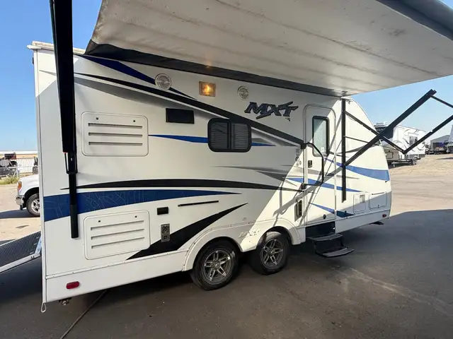 2014 KZ MXT 160 Toy Hauler in Travel Trailers & Campers in St. Albert - Image 11