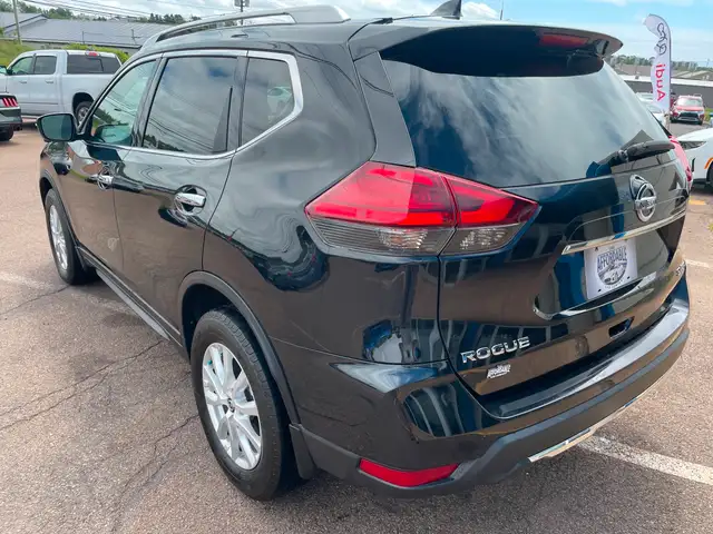 2017 Nissan Rogue SV AWD, ALLOY, SUNROOF in Cars & Trucks in Charlottetown - Image 10