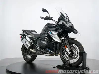 This super clean 2016 GS looks amazing in black and comes equipped with Heated Grips, an Adjustable...