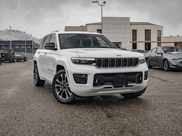 2023 Jeep Grand Cherokee Overland 4x4 in Cars & Trucks in Kelowna - Image 2