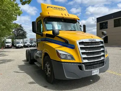 2019 FREIGHTLINER T12664ST;Heavy Duty Trucks - CONVENTIONAL W/O SLEEPER Penske Location 632 BELGRAVE...