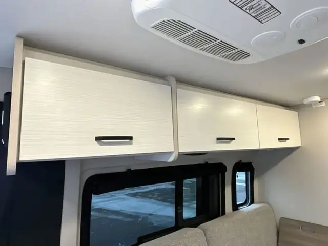 2024 Thor Dazzle 2LB in RVs & Motorhomes in Red Deer - Image 28