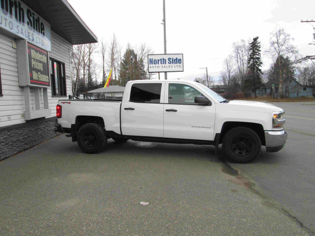 2017 Chevrolet 1500 Pickups LT in Cars & Trucks in Prince George - Image 3