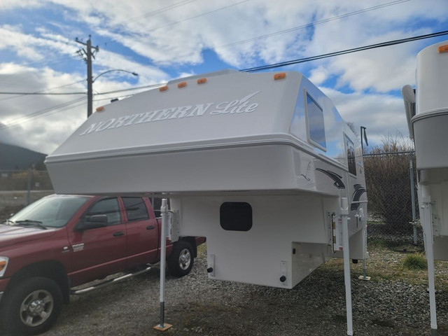  2024 Northern Lite Limited Edition 10-2EXLEDB Face-to-Face Dine in Travel Trailers & Campers in Penticton - Image 3
