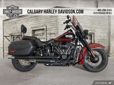 A quintessential American cruiser, the Harley-Davidson Heritage Classic 114 has show stopping vintag...