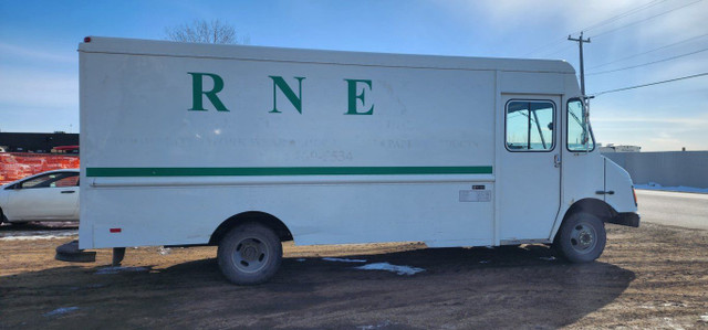 2005 Workhorse FT-1601 Cargo Van in Cars & Trucks in St. Albert - Image 4