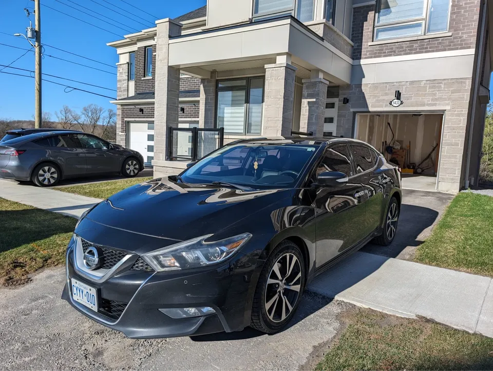 2016 Nissan Maxima SL / Fully Loaded, No Accidents, Full Service History, Clean Carfax, Super Black