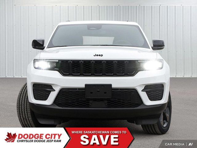 2025 Jeep Grand Cherokee Altitude | Capri leatherette seats in Cars & Trucks in Saskatoon - Image 2