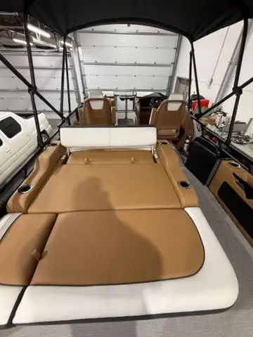 2025 Tahoe Pontoons LTZ Cruise 23 FT in Powerboats & Motorboats in Winnipeg - Image 7