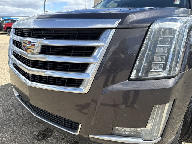 2016 Cadillac Escalade Luxury Collection | LOADED | 22 INCH RIMS in Cars & Trucks in Edmonton - Image 4