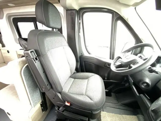 2024 Winnebago Solis Pocket 36A in RVs & Motorhomes in Abbotsford - Image 18