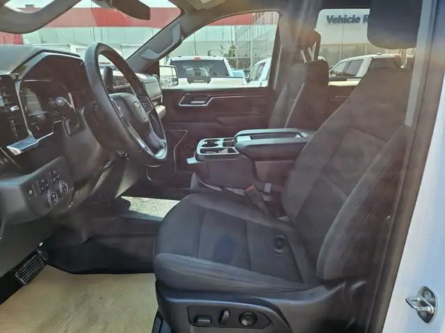 2024 Chevrolet Silverado 1500 4WD Crew Cab 157" LT, 2.7L 4Cylind in Cars & Trucks in St. Albert - Image 13