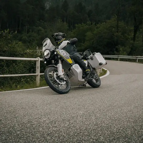 2025 Husqvarna Norden 901 Expedition in Sport Touring in Ottawa - Image 9