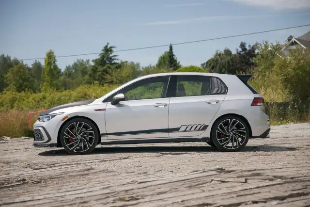 2022 Volkswagen Golf GTI in Cars & Trucks in Delta/Surrey/Langley - Image 15
