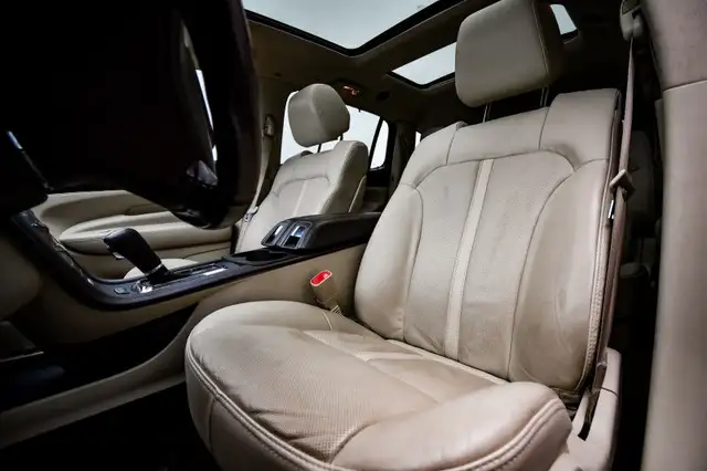 2014 Lincoln MKT ECOBOOST in Cars & Trucks in Ottawa - Image 30