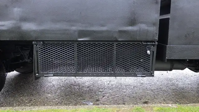 2009 international CF 600 City Star Side Dump Truck 3 Seater Die in Heavy Trucks in Richmond - Image 19