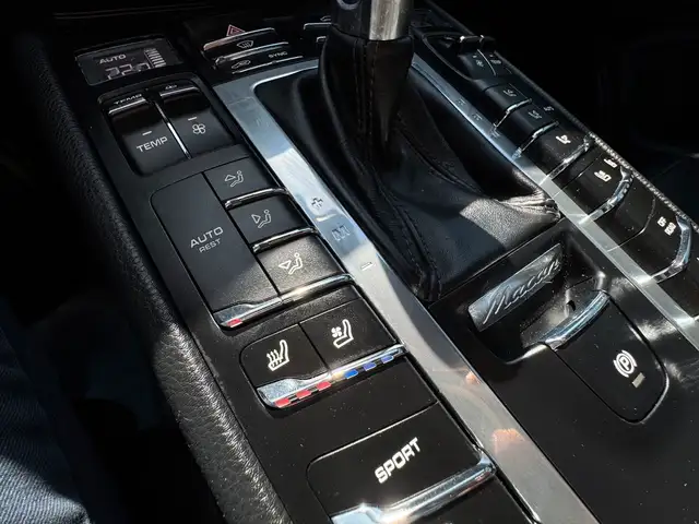 2018 Porsche Macan AWD dans Autos et camions dans Ottawa - Image 23