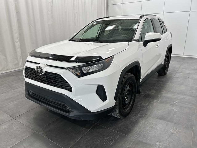  2020 Toyota RAV4 LE - AWD - SIEGES CHAUFFANTS - BLUETOOTH in Cars & Trucks in Québec City - Image 3