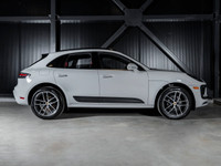 Engine: 4 Cylinder Engine L/100Km City: 12.4 L/100Km Hwy: 9.6 Safety Equipment Aide à la conduite da... (image 7)