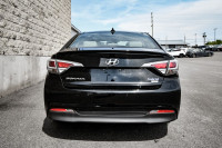 This 2017 Hyundai Sonata Hybrid is for sale today. This sedan has 82,901 kms. It's black in colour .... (image 4)