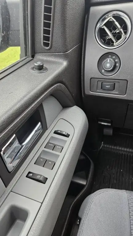 2012 Ford F-150 in Cars & Trucks in Longueuil / South Shore - Image 10