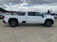 Sierra 3500HD 4WD Crew Cab 172" SLE, 18" Aluminum Wheels, 6.6L V8 Gasoline Engine, 10-Speed Automati... (image 6)