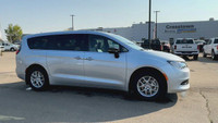 This 2025 JEEP COMPASS LATITUDE LUX 4X4 has the following options Leatherette Seats, Remote Start Sy... (image 1)