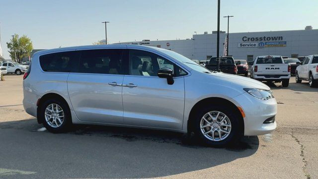 2026 Chrysler Grand Caravan SXT | 10 Inch Touchscreen in Cars & Trucks in Edmonton - Image 2