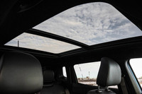 This Jeep Compass has a powerful Intercooled Turbo Regular Unleaded I-4 2.0 L/122 engine powering th... (image 7)