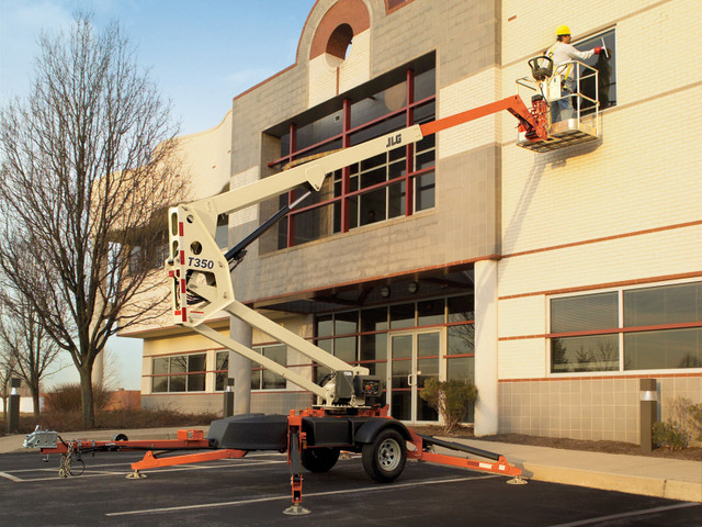 NEW 2023 JLG T350 TRAILER MOUNTED BOOMLIFT  IN STOCK! in Heavy Equipment in City of Toronto - Image 2