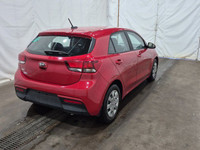 Look at this certified 2021 Kia Rio 5-door LX + Hatchback | Auto | Heated Seats | CarPlay + Android... (image 3)