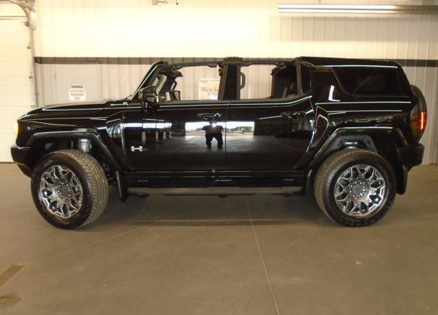 2024 GMC Hummer EV SUV 3X in Cars & Trucks in Lloydminster - Image 3