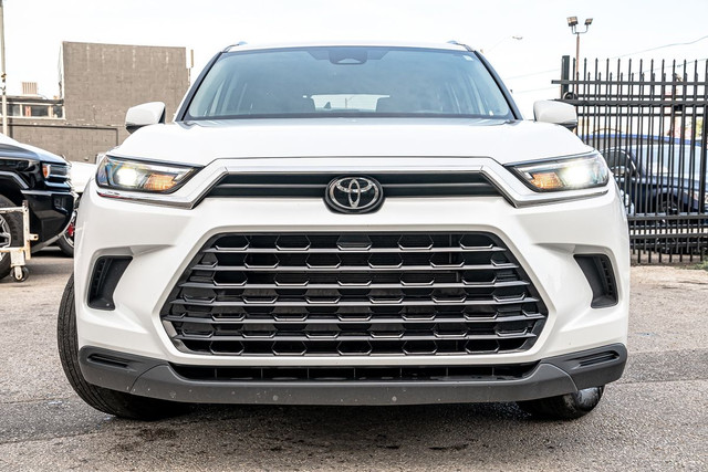 2024 TOYOTA GRAND HIGHLANDER XLE HEV AWD | 8 PASS | LEATHER INT  in Cars & Trucks in City of Toronto - Image 4