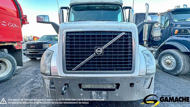 2016 VOLVO VNL670 HIGHWAY / SLEEPER TRUCK / TRACTOR in Heavy Trucks in Chilliwack - Image 2