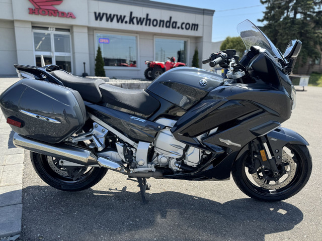 2020 Yamaha FJR1300ES in Sport Touring in Kitchener / Waterloo - Image 2