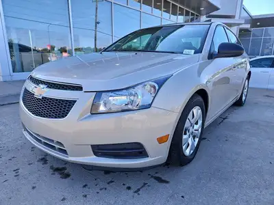 IIHS Top Safety Pick. Only 150,963 Miles! This Chevrolet Cruze delivers a Gas I4 1.8L/110 engine pow...