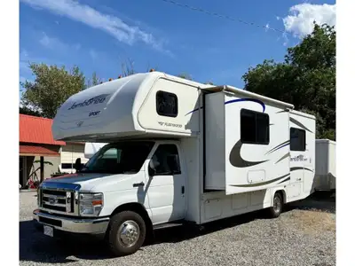Please contact Mike at 250-488-4027 for more information ***comes with one year warranty 2011 Fleetw...