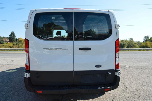2019 FORD TRANSIT T-250 LR 148 WB T-250 148" Low Rf 9000 GVWR Sl in Cars & Trucks in Markham / York Region - Image 4