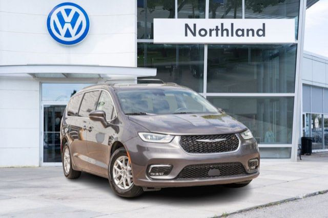 2022 Chrysler Pacifica Touring L in Cars & Trucks in Calgary