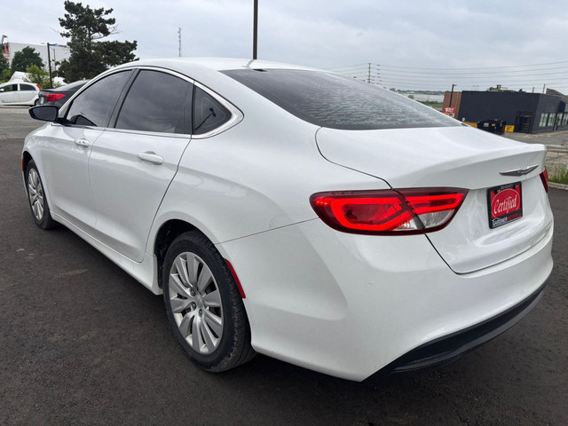2015 Chrysler 200 LX 4dr Front-wheel Drive Sedan Automatic in Cars & Trucks in Mississauga / Peel Region - Image 3